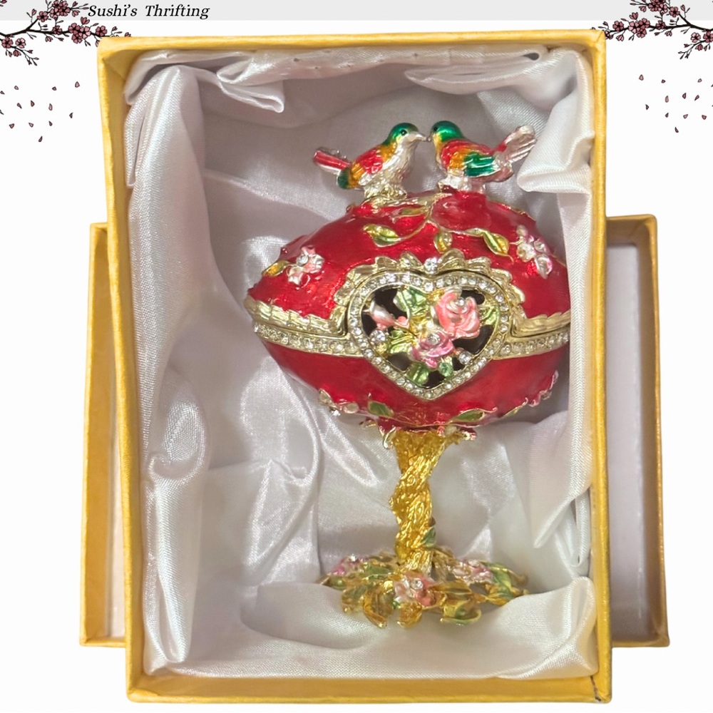 Decorative Hinged Jewelry Trinket Box - Picture 4 of 7
